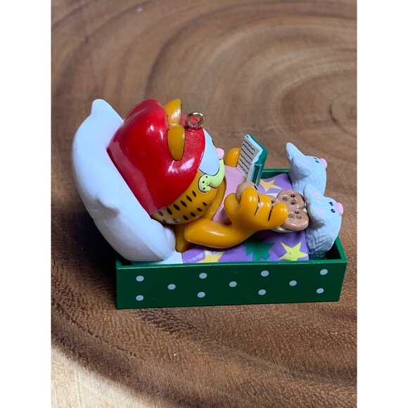 Vintage 1996 Garfield Holiday Cat Napping Christmas Enesco Ornament - Picture 4 of 9